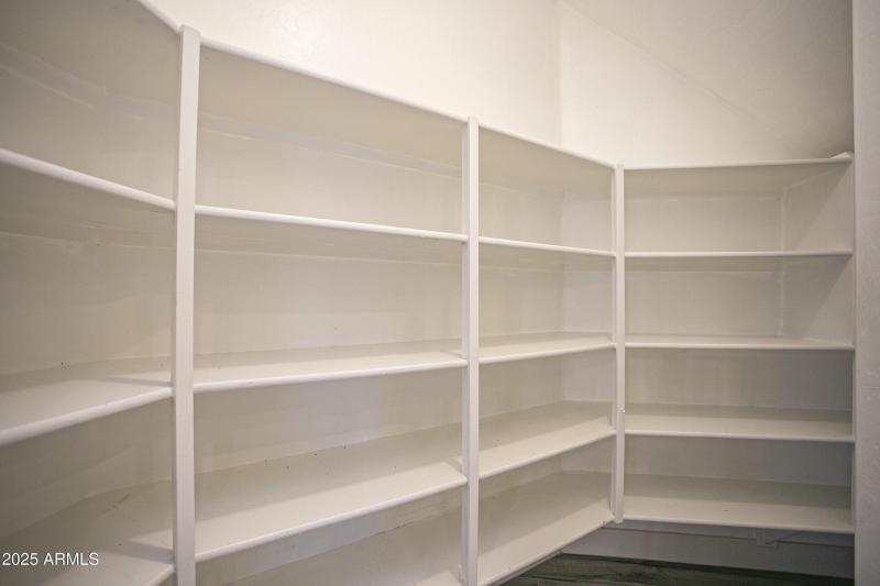 Walk-in Pantry