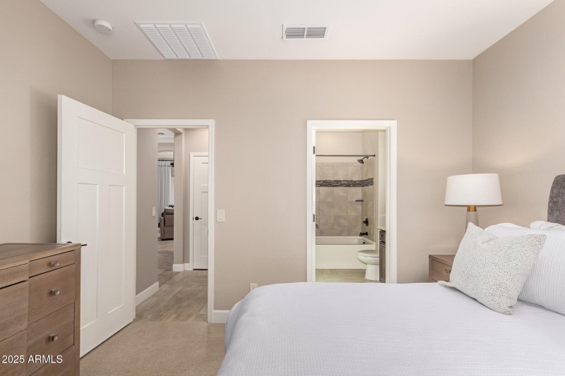 Guest Bedroom En-Suite