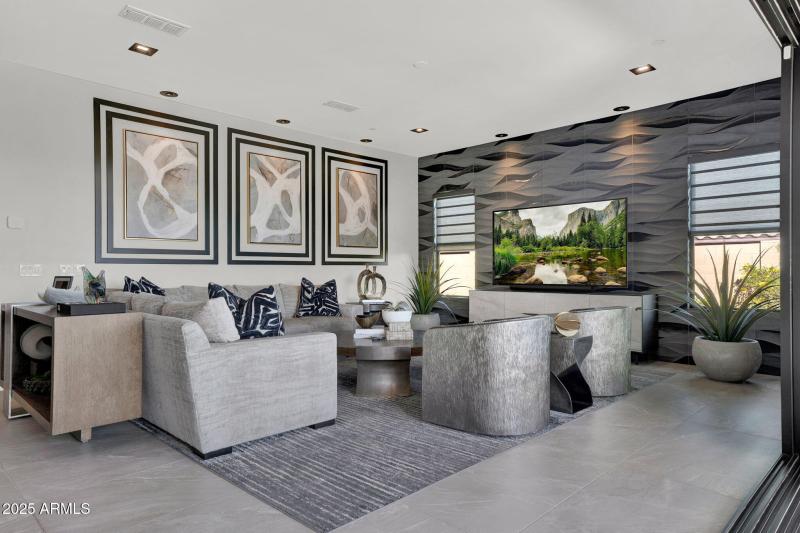 103-web-or-mls-13191 E Parkview Ln - 1