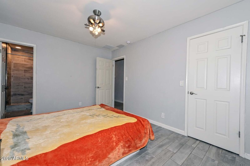 Primary Beddroom-Bath