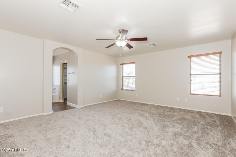 10-photo-Main-Bedroom-531c654f-dbbf-45ea