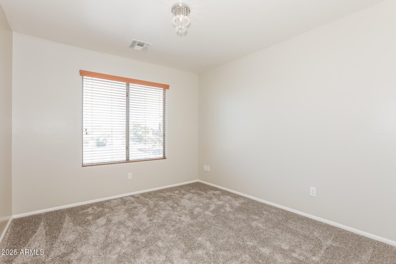 13-photo-Bedroom-d1e41958-bfc7-425a-898c