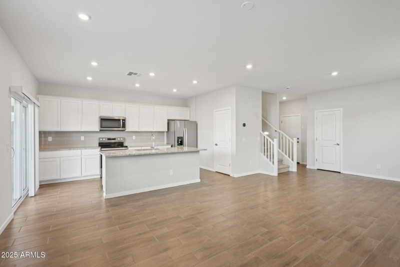 10-web-or-mls-W Jessie Ln-S0611-010