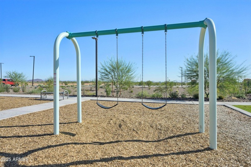 40-web-or-mls-W Jessie Ln-0611-905