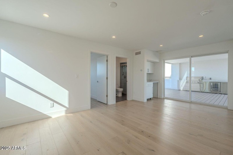 2130 Turney Pic 10 Top Floor