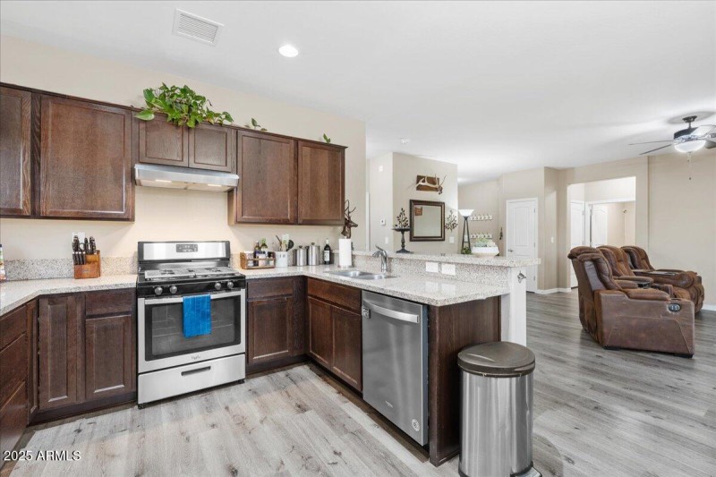 STAINLESS STEEL APPLIANCES