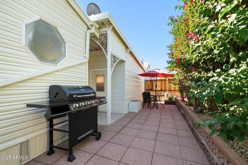 004__111 S Greenfield Rd unit 631