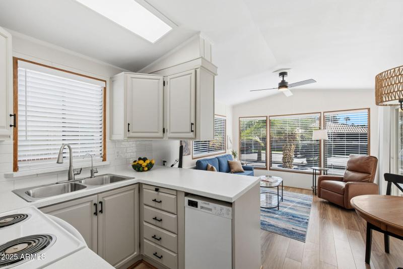 010__111 S Greenfield Rd unit 631