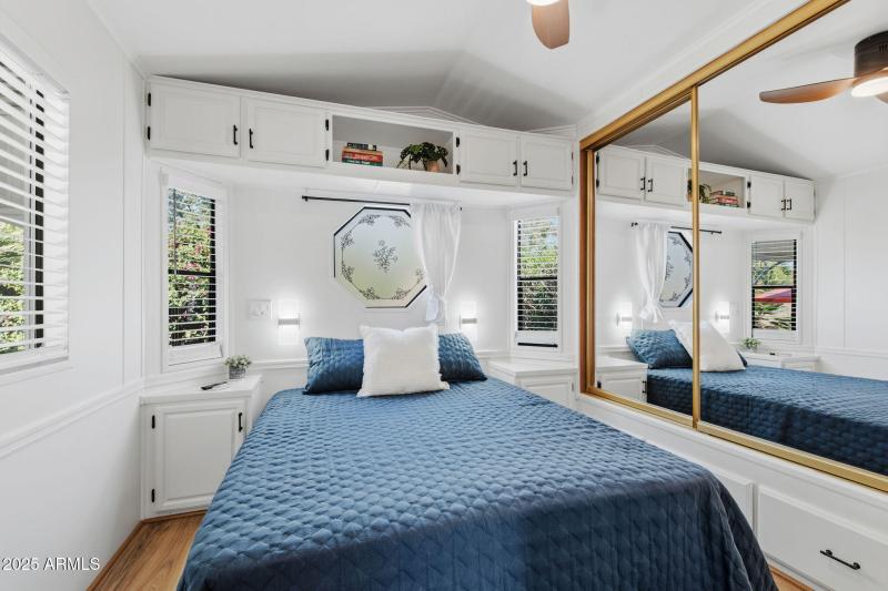 011__111 S Greenfield Rd unit 631