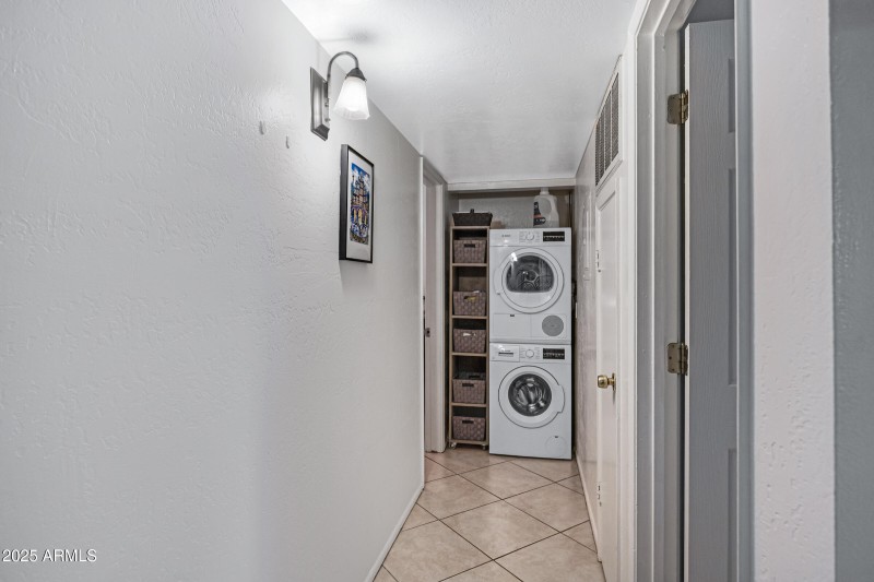 1111 E Turney Ave #7-16