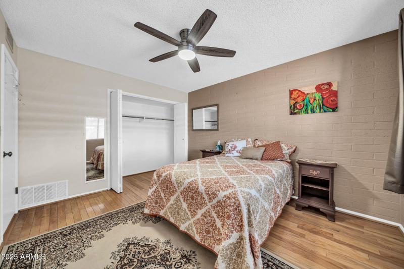 10517 W Cumberland Dr-25