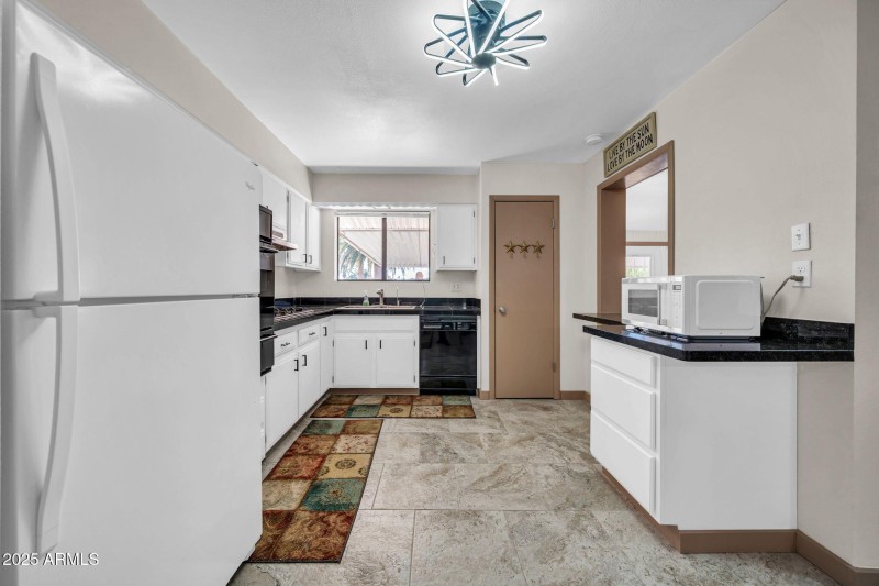 10517 W Cumberland Dr-12