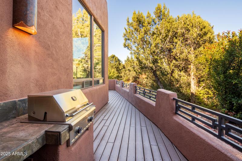 BUILT-IN BBQ