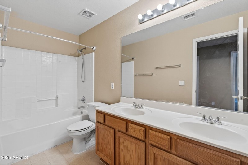 8611 W Alex pic 9991