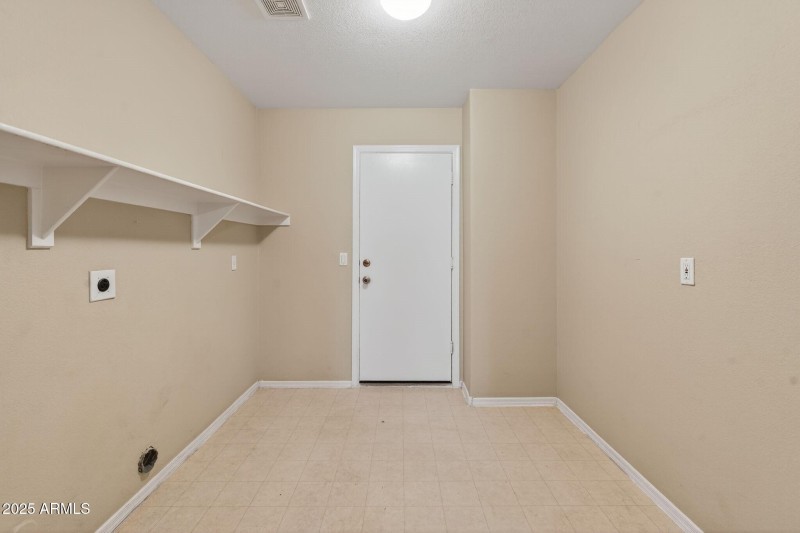 8611 W Alex pic 99991