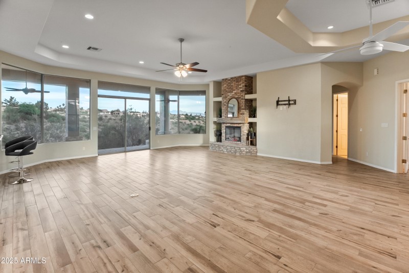 Expansive-patio-doors-windows