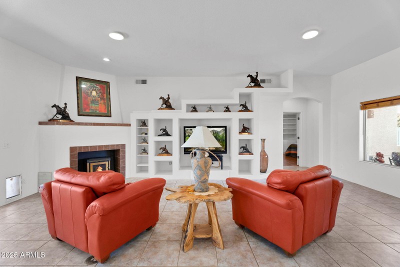 12-web-or-mls-29202 N 146th St -10