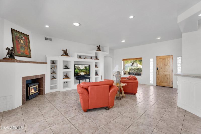 13-web-or-mls-29202 N 146th St -11