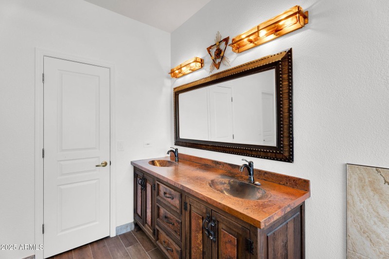 33-web-or-mls-29202 N 146th St -32