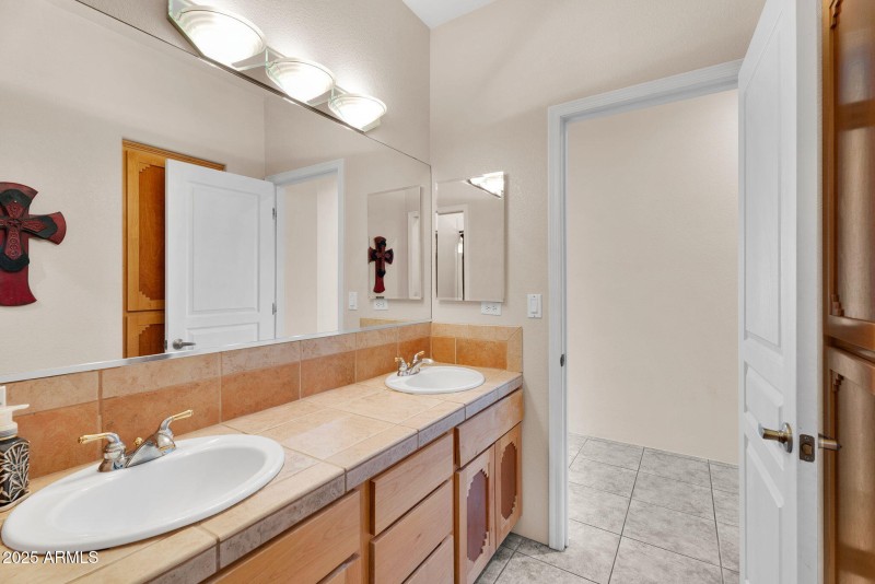 45-web-or-mls-29202 N 146th St -40