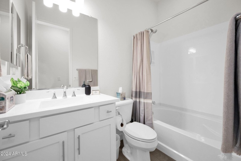 3rd Bath in Hall by BR 3