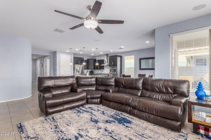 0004-04 - Danish Red