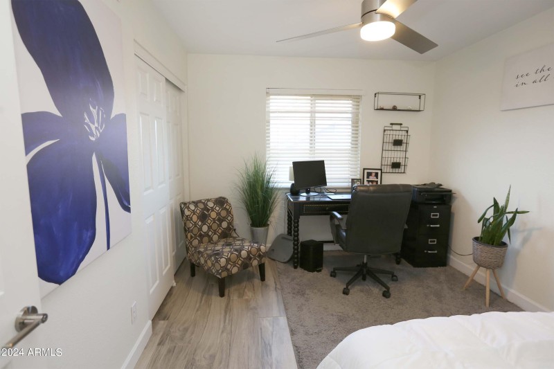 Bedroom/Office