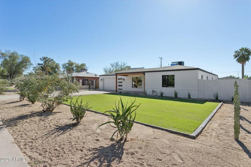 3-web-or-mls-1707-e-pinchot-ave