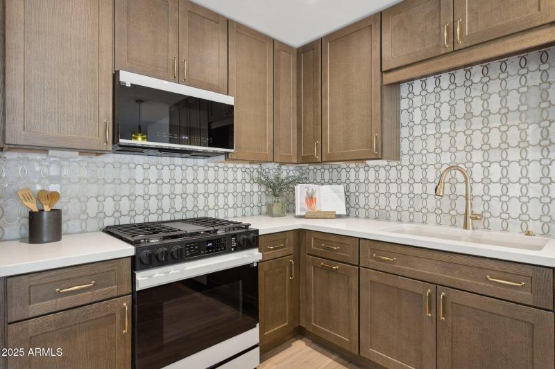 11-web-or-mls-1707-e-pinchot-ave