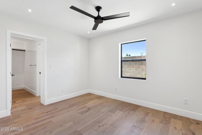 19-web-or-mls-1707-e-pinchot-ave