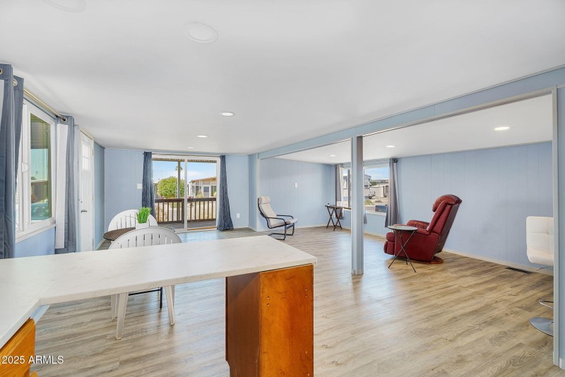 10-web-or-mls-747 E germann-13