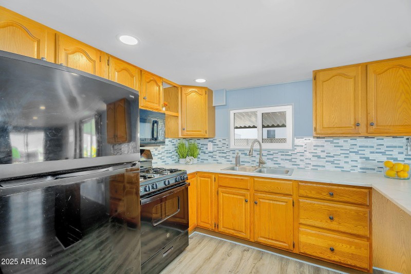 13-web-or-mls-747 E germann-12