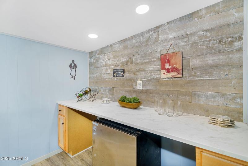 16-web-or-mls-747 E germann-16