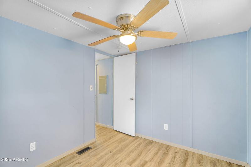 24-web-or-mls-747 E germann-25