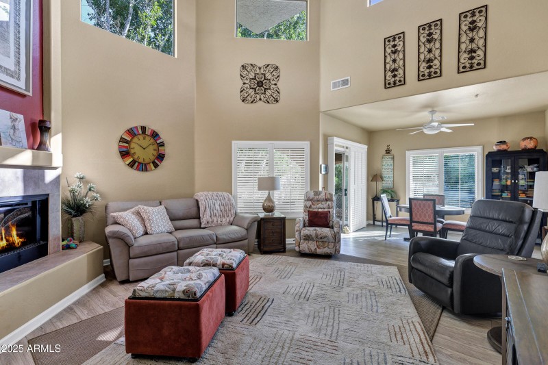 Great room/soaring ceilings