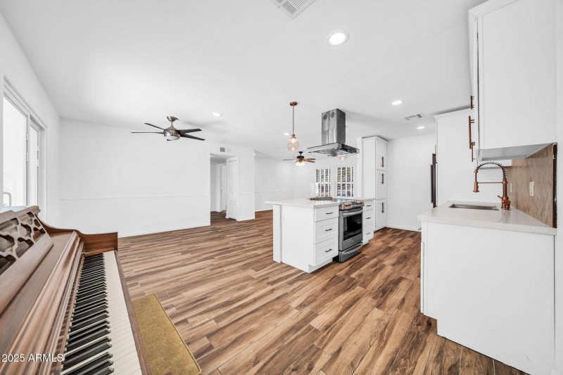 5503 W Carol Ann Way-5