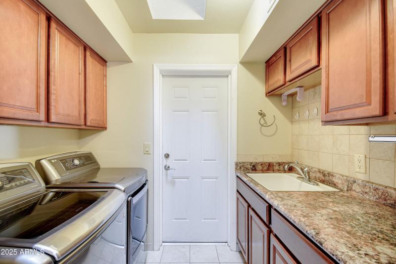 Inside Laundry w Sink