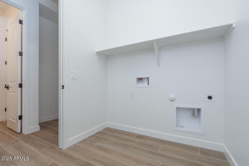 Tri Pointe Waterston Central 272 - Laund