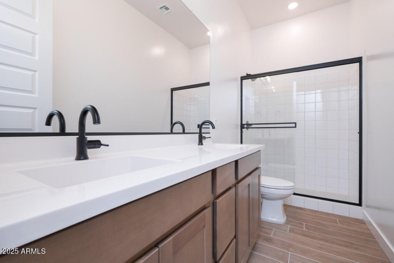 Tri Pointe Whispering Hills 94 - Bathroo