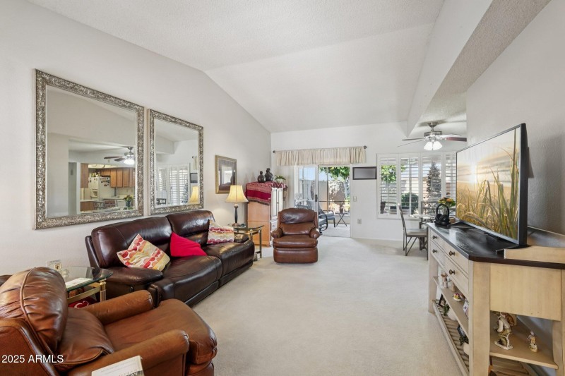 11-web-or-mls-W Countryside Dr-S0611-011