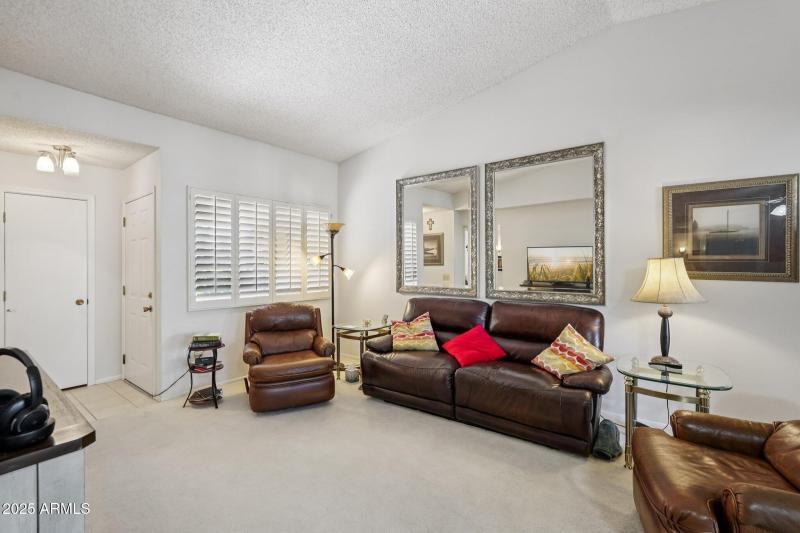 13-web-or-mls-W Countryside Dr-S0611-013