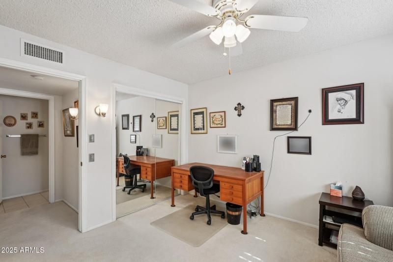 20-web-or-mls-W Countryside Dr-S0611-020