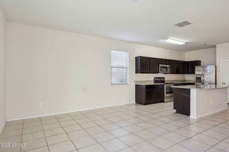 14-web-or-mls-5003-e-smoky-quartz-rd