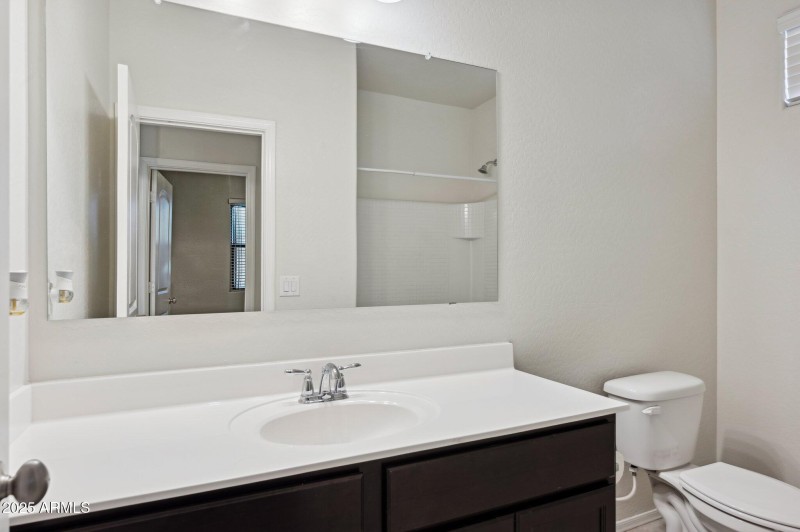 29-web-or-mls-5003-e-smoky-quartz-rd