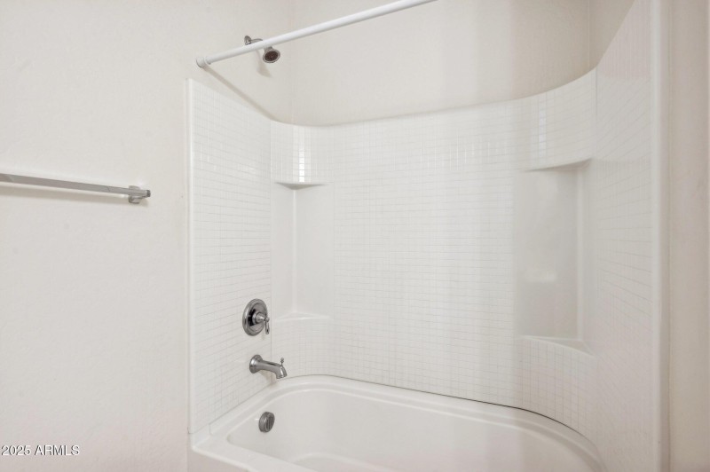 30-web-or-mls-5003-e-smoky-quartz-rd