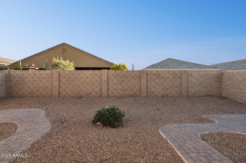 41-web-or-mls-5003-e-smoky-quartz-rd