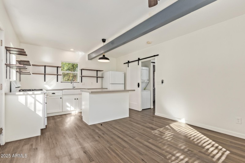 Kitchen & living area