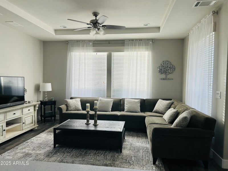 9) 64561-68fcfb3d44c2e