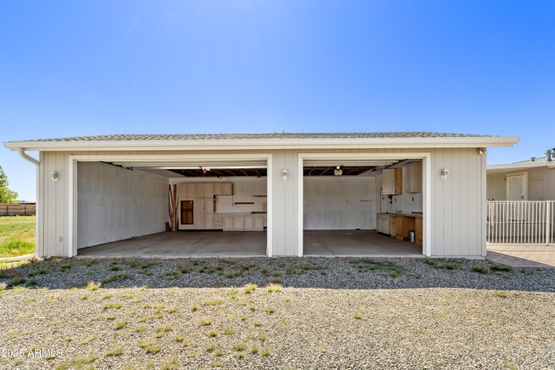 Oversized 3 car Garage