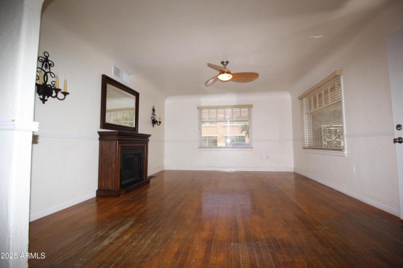 3 Bedroom living room